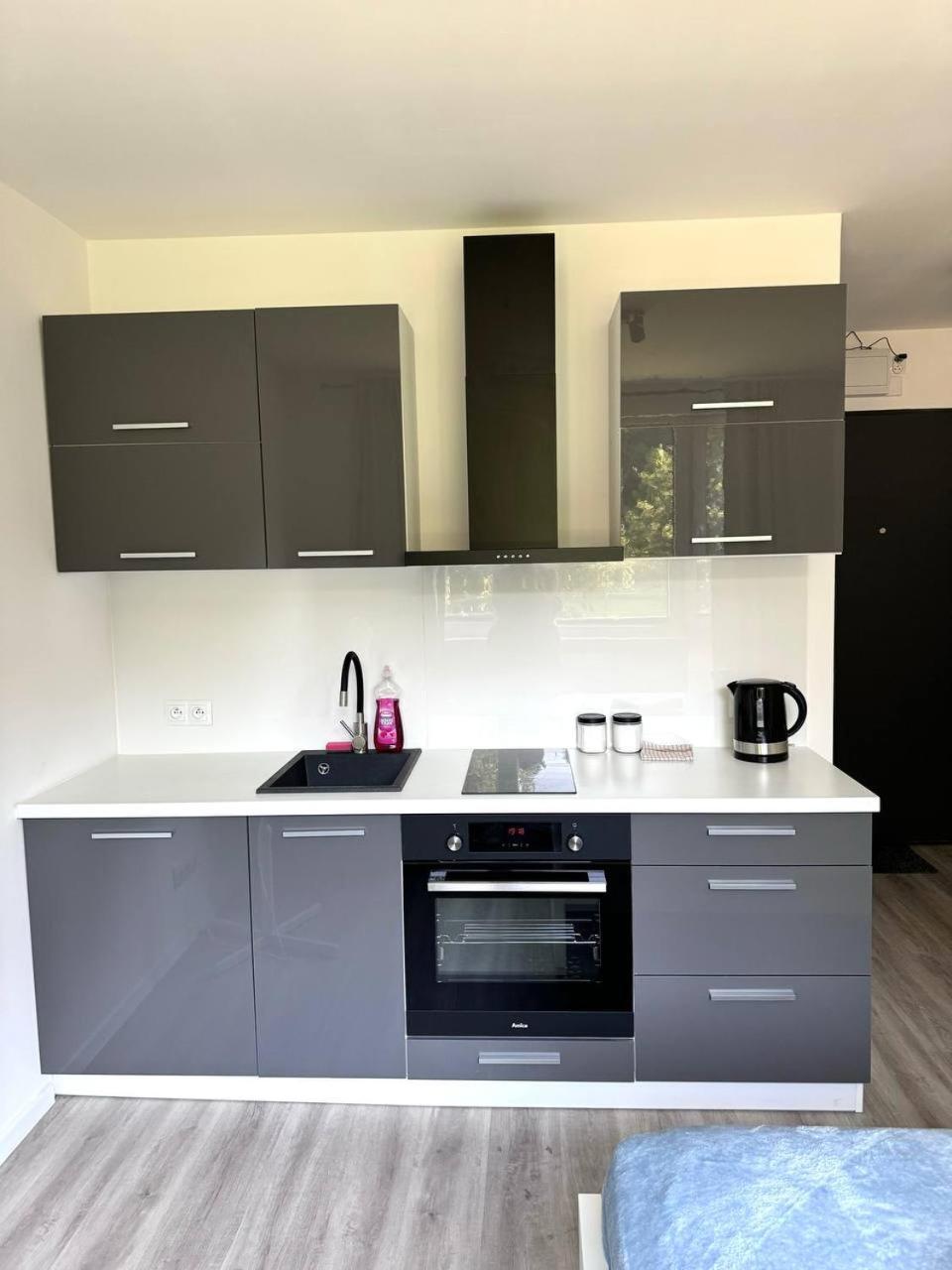 Quiet Apartment Near The Park, Metro, Centre, Wi-Fi - By Hik Apartments Warszawa Zewnętrze zdjęcie
